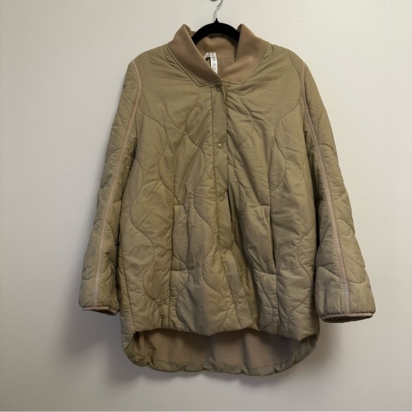 Lululemon Quilted Light Insulation Jacket - Picture 3 of 9